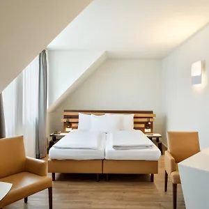 *** Otel Austria Trend Beim Theresianum Avusturya